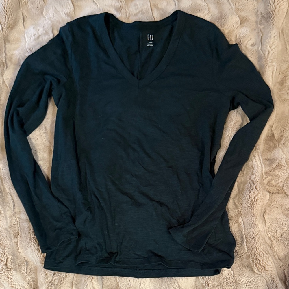 GAP Dark Long Sleeve V-Neck Top